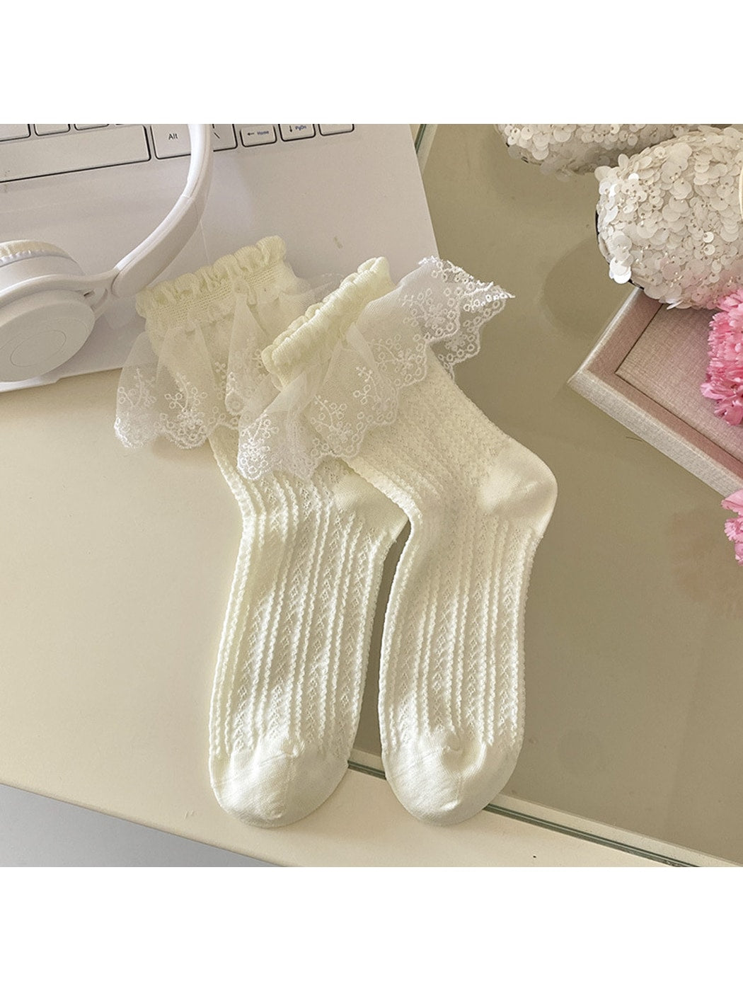 Rufia - Ruffle Trim Solid Color Crew Socks