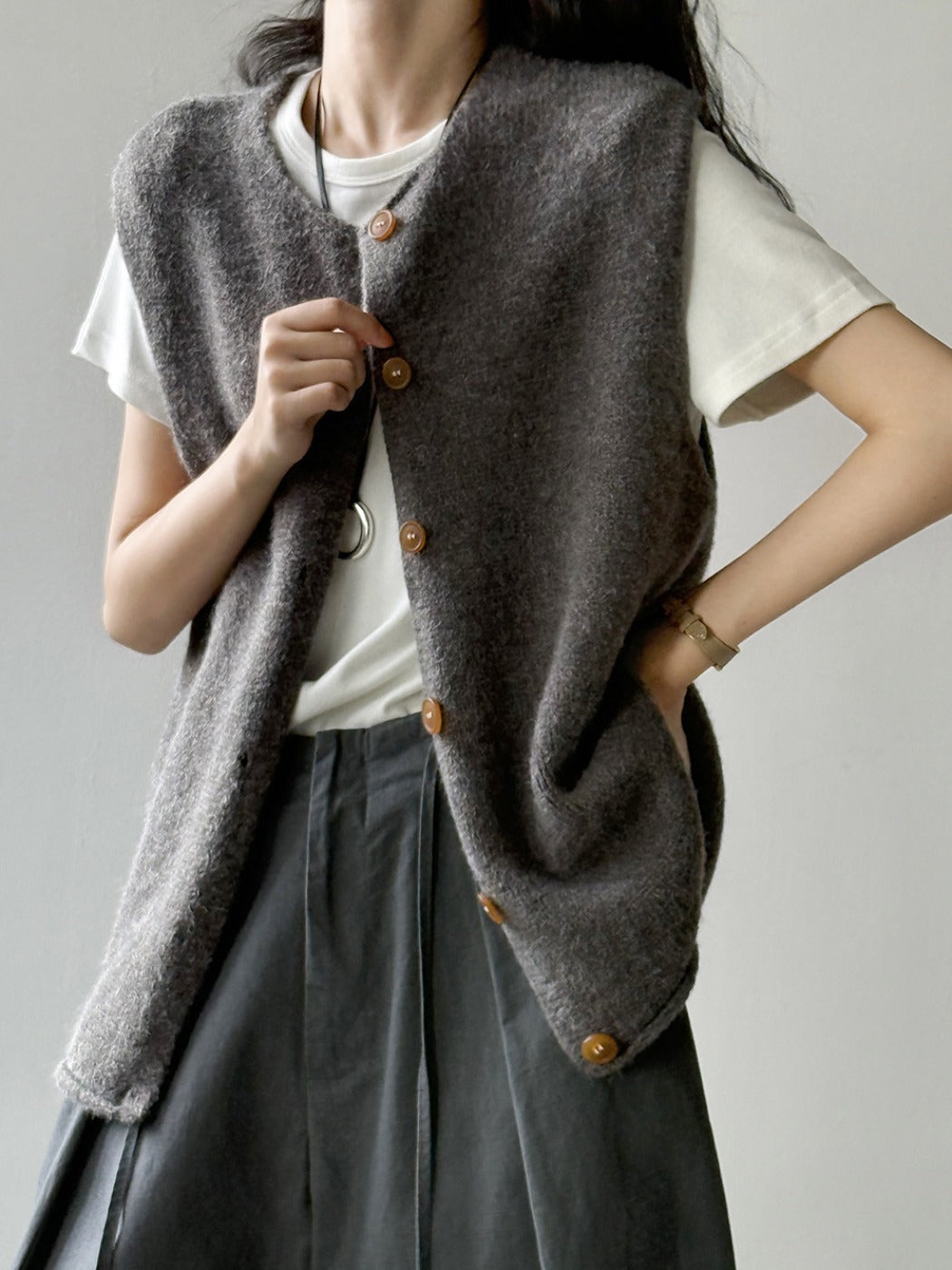 Crosa - Loose and Simple Classic Knit Vest for Women