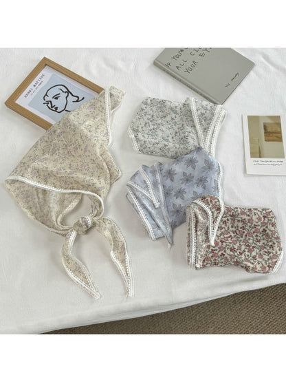 Scarvii - Elegant Floral Pattern Triangle Bandana