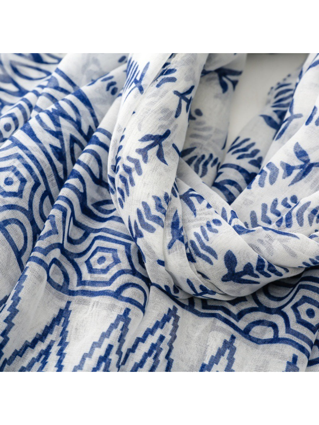 Scarvii - Classic Botanical Pattern Print Scarf