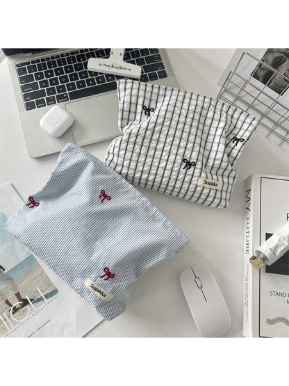 Cosbai – Blue Plaid & Bow Embroidered Cosmetic Bag