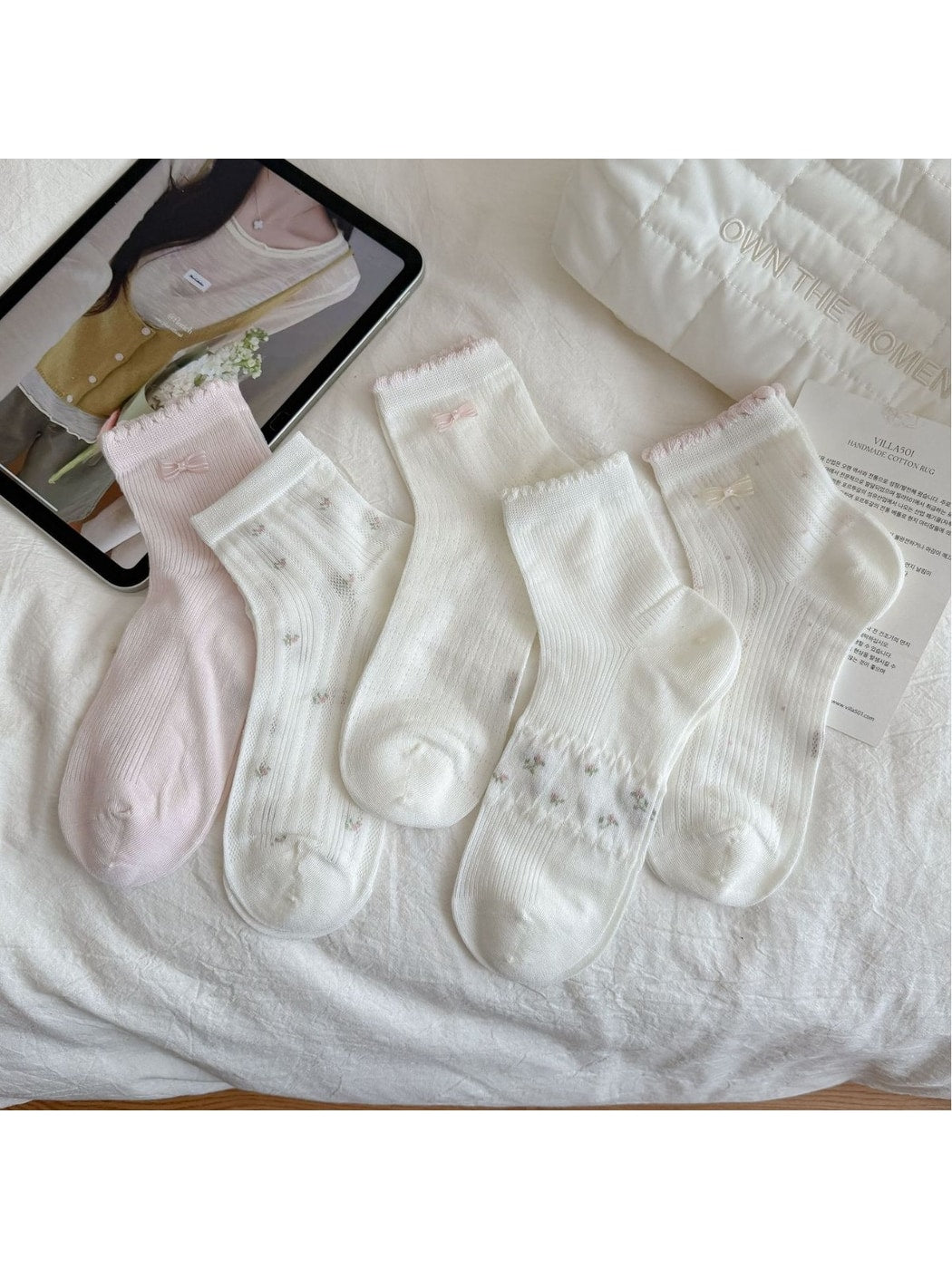 Rufia - Buttery Floral Bow Detail Casual Ankle Socks
