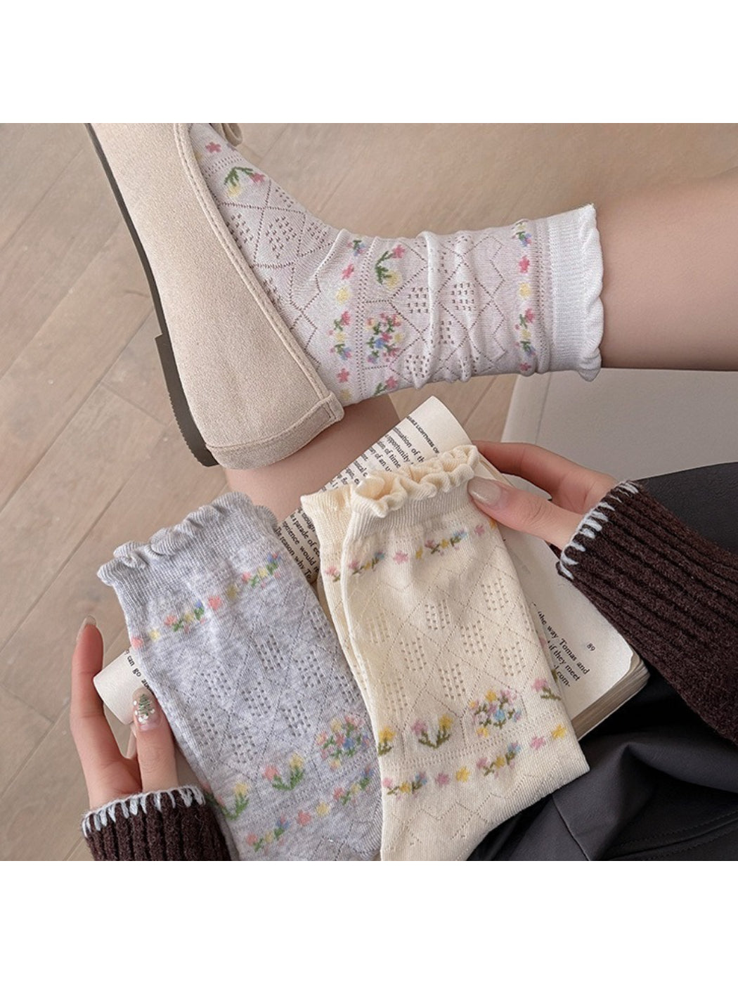 Rufia - Floral Lace Knit Crew Socks product image 1