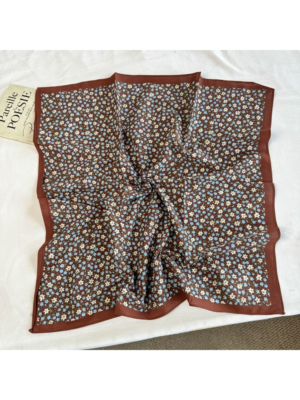 Scarvii - Vintage Paisley Aesthetic Square Scarf