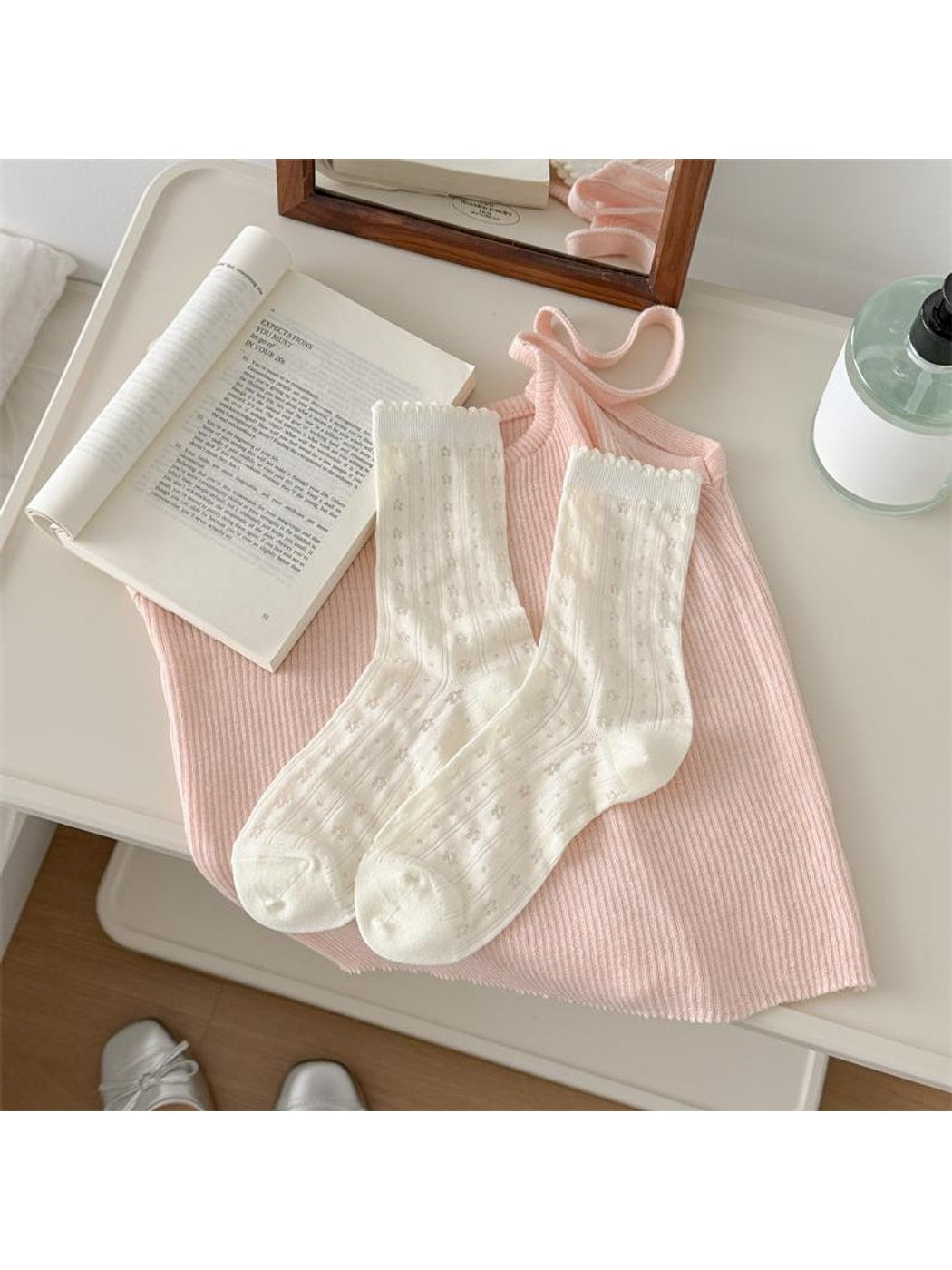 Rufia - White Embossing Scalloped Edge Crew Socks