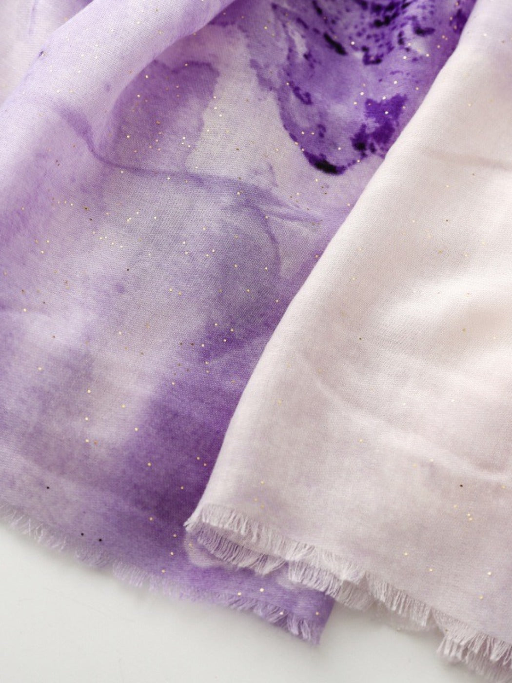Scarvii - Gradient Style Scarf with Iris Print