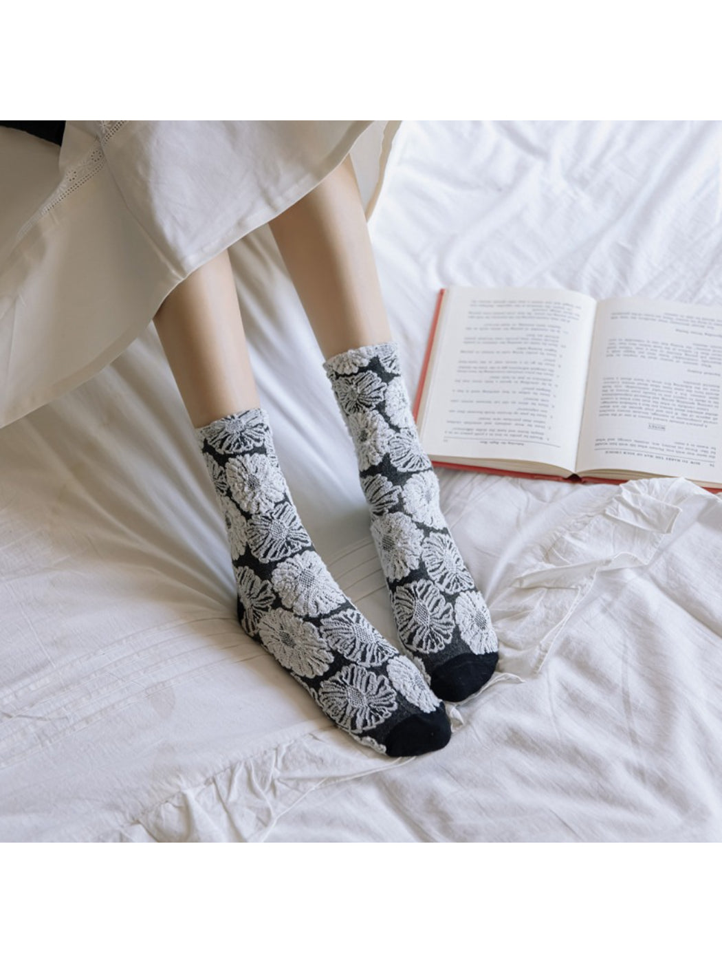 Rufia - Vintage Baroque Textured Crew Socks
