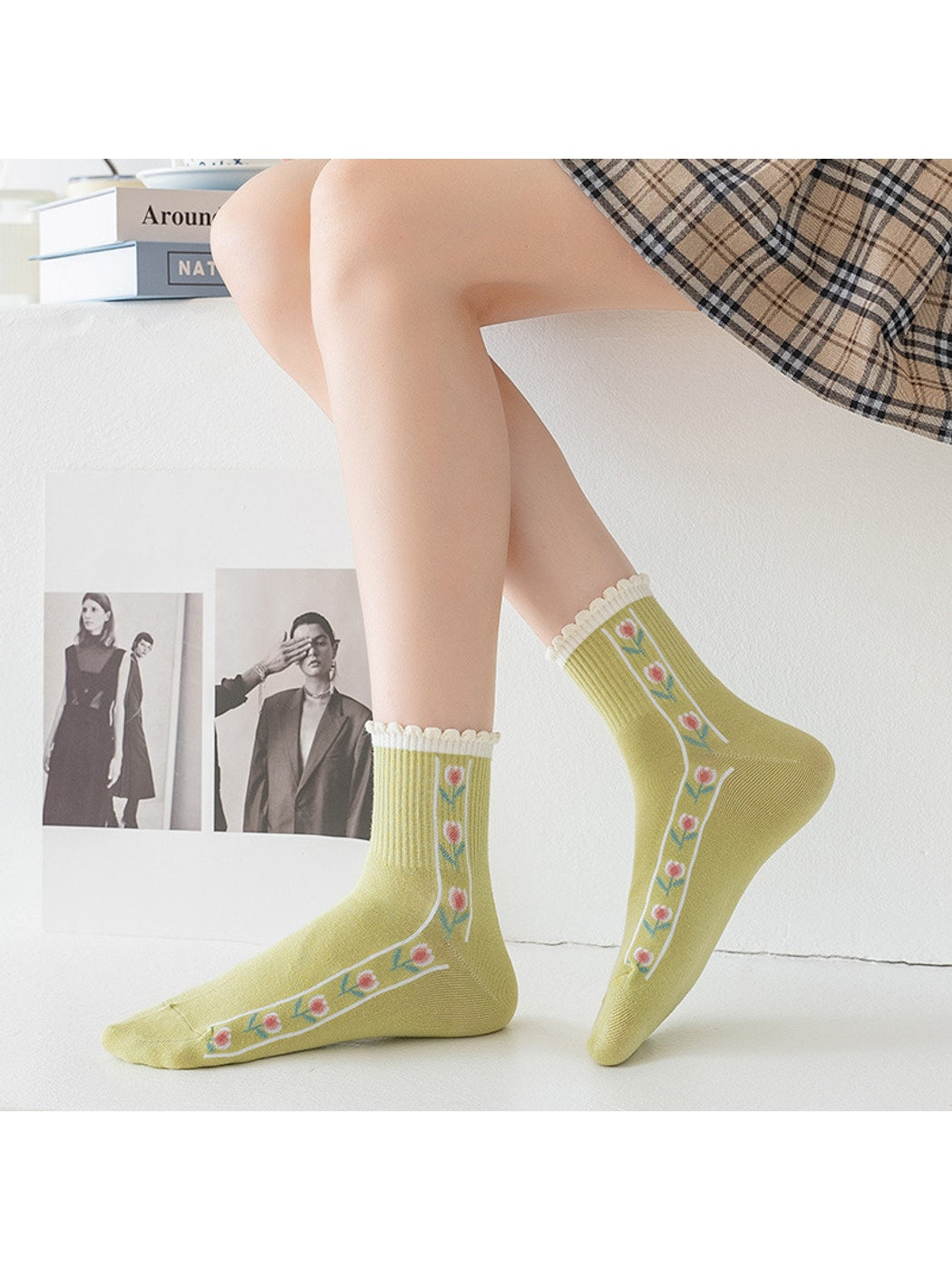 Rufia - Floral Ruffle Cuff Casual Crew Socks
