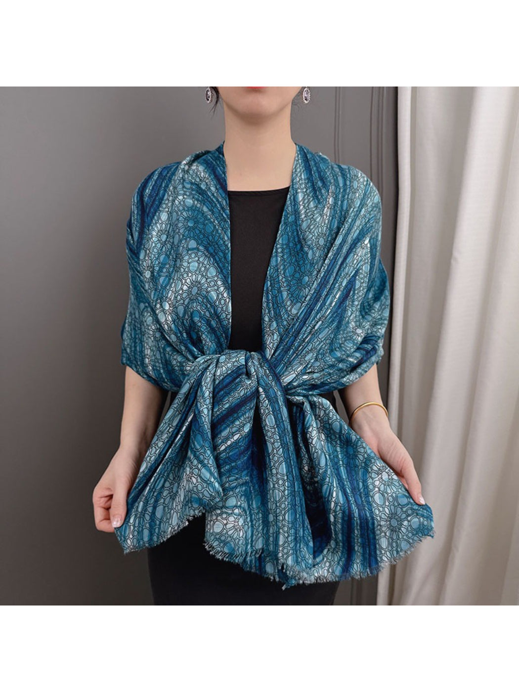 Scarvii - Geometric Gradient Pattern Long Scarf
