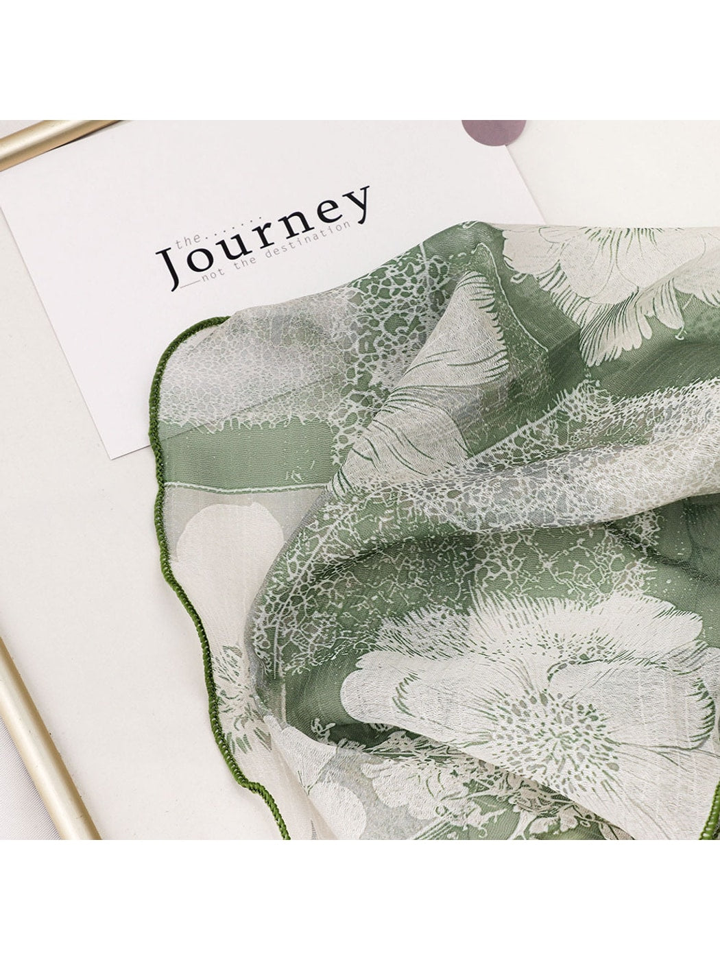 Scarvii - Fashion Print Diamond Shaped Scarf