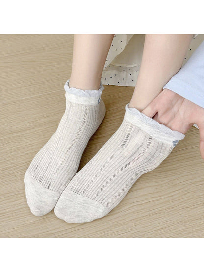Rufia - Ruffle Trim Solid Color Ankle Socks