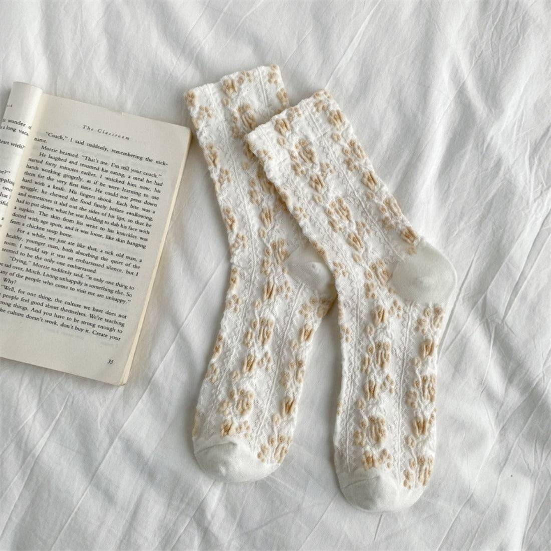 Rufia - Vintage Floral Court Style Mid-Calf Socks