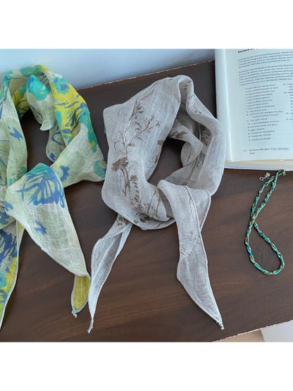 Scarvii Vintage-Style Floral Triangle Scarf
