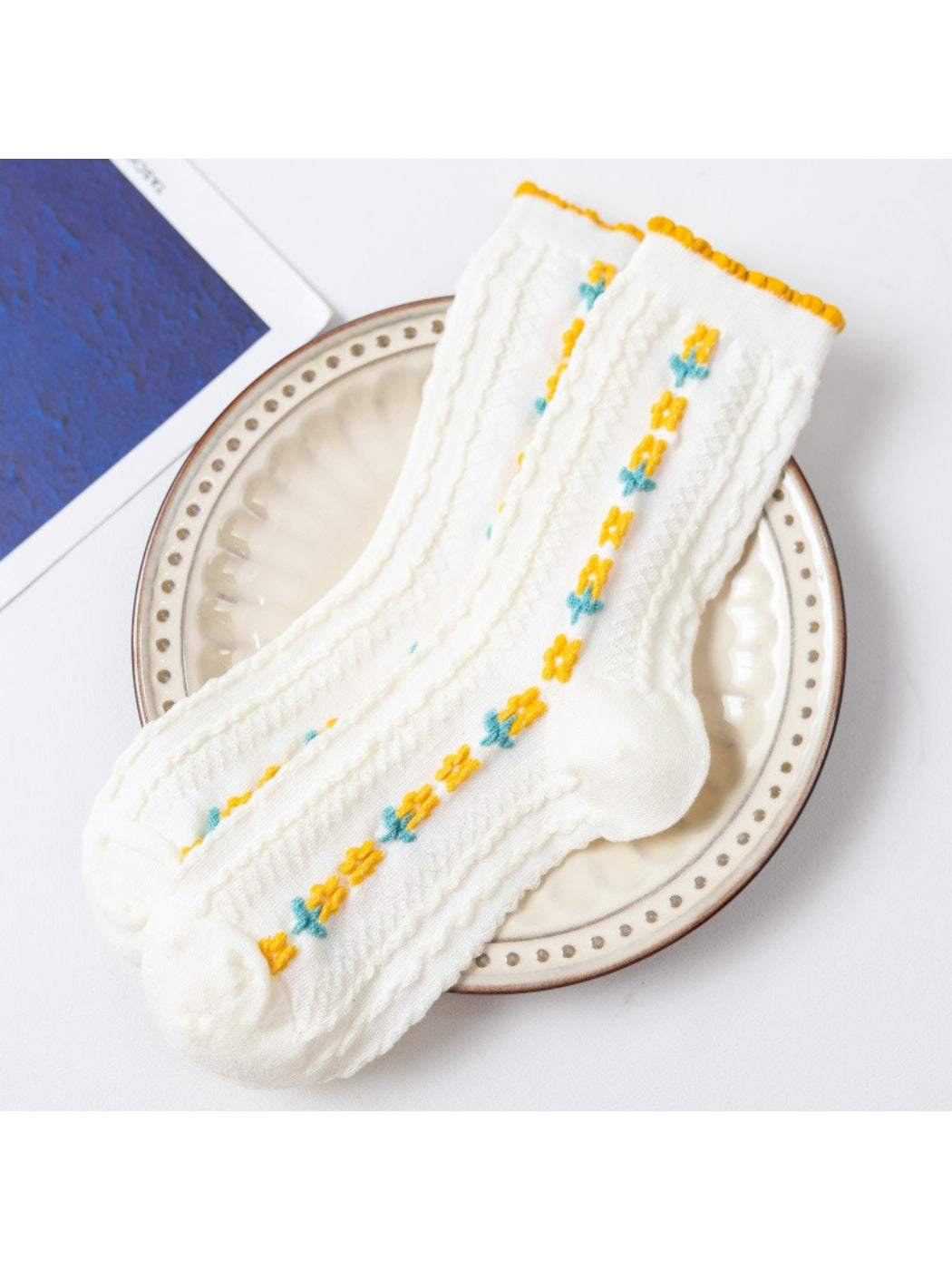 Rufia - Sweet Floral Textured Crew Socks product image 5