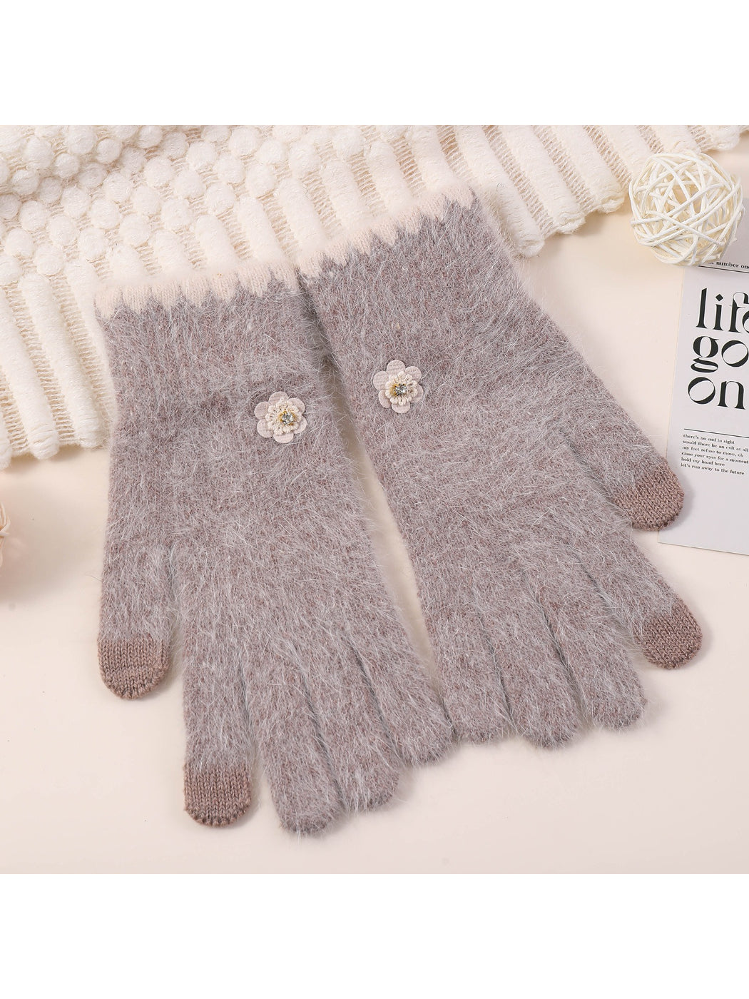 Gloving - Floral Accent Touchscreen Gloves