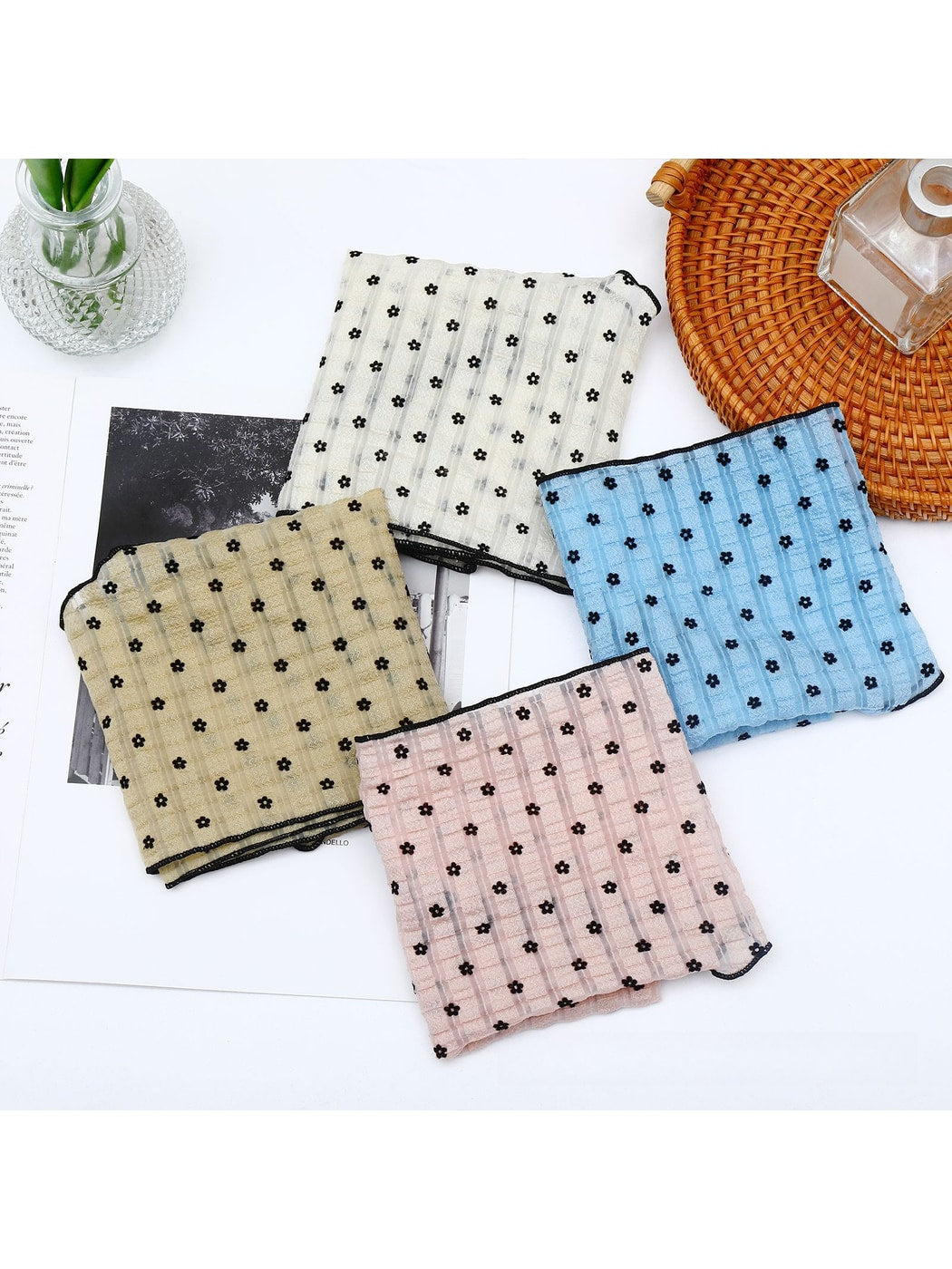 Scarvii - Floral Print Ruffle Edge Fashion Triangle Bandana