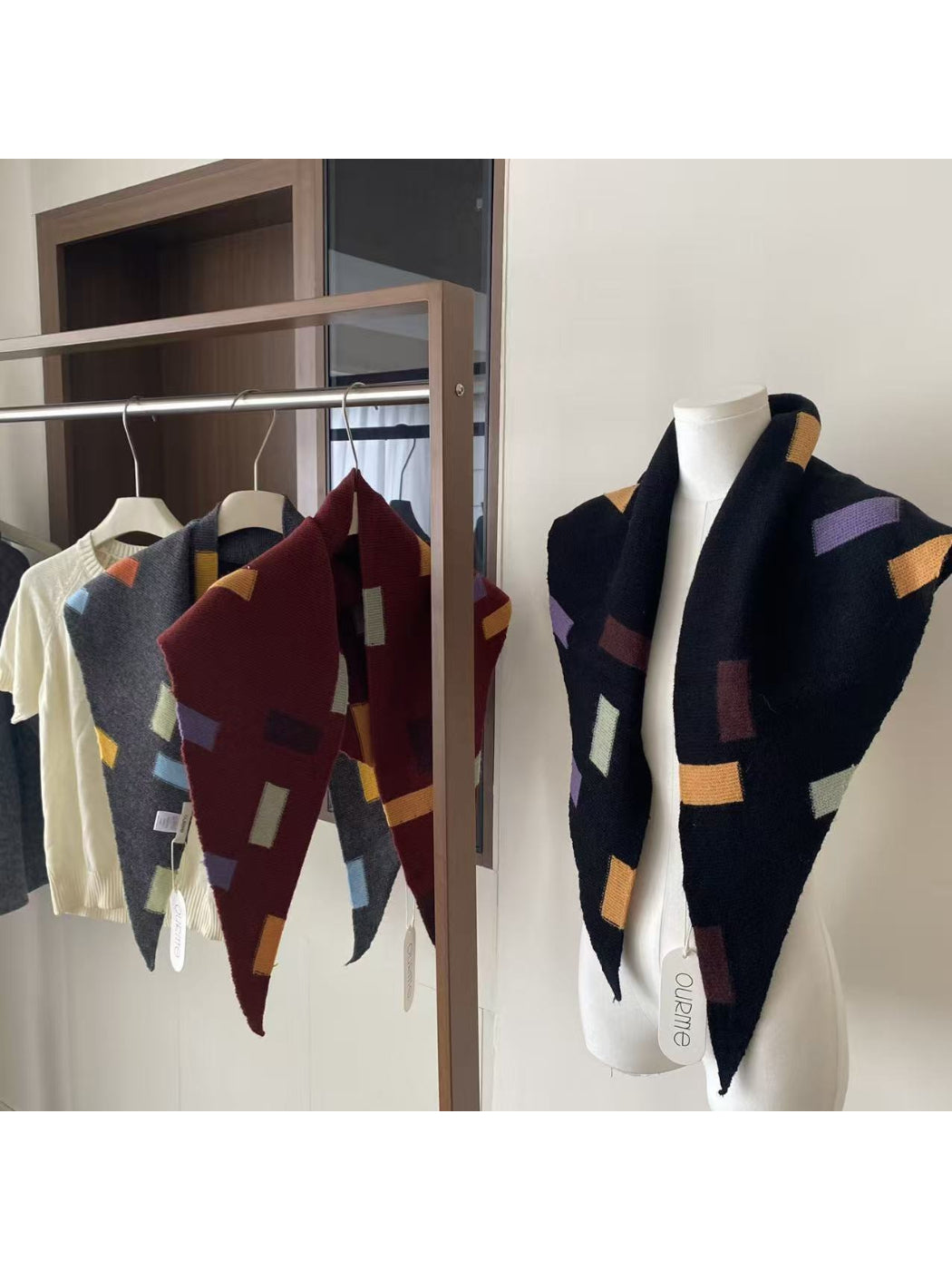 Scarvii - Geometric Block Triangle Knit Scarf