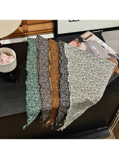 Scarvii - Print Scalloped Edge Triangle Bandana