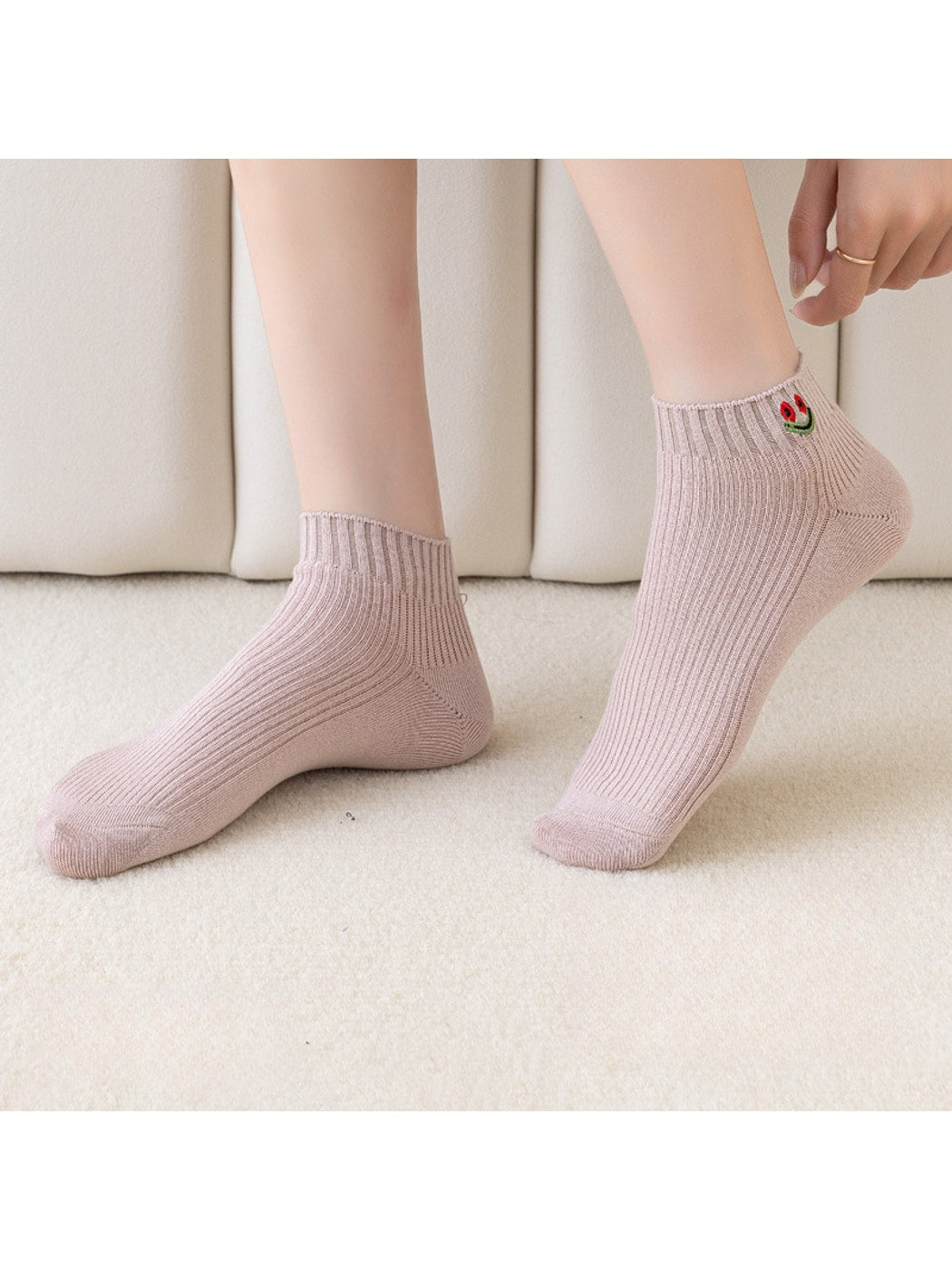 Rufia - Smiley Face Embroidered Ribbed Ankle Socks