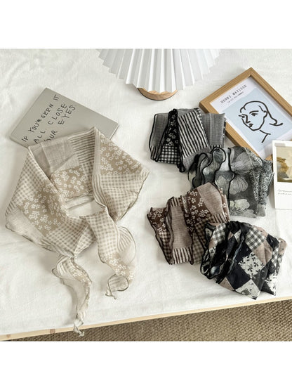 Scarvii - Simple Muted Printed Diamond-Shaped Scarf