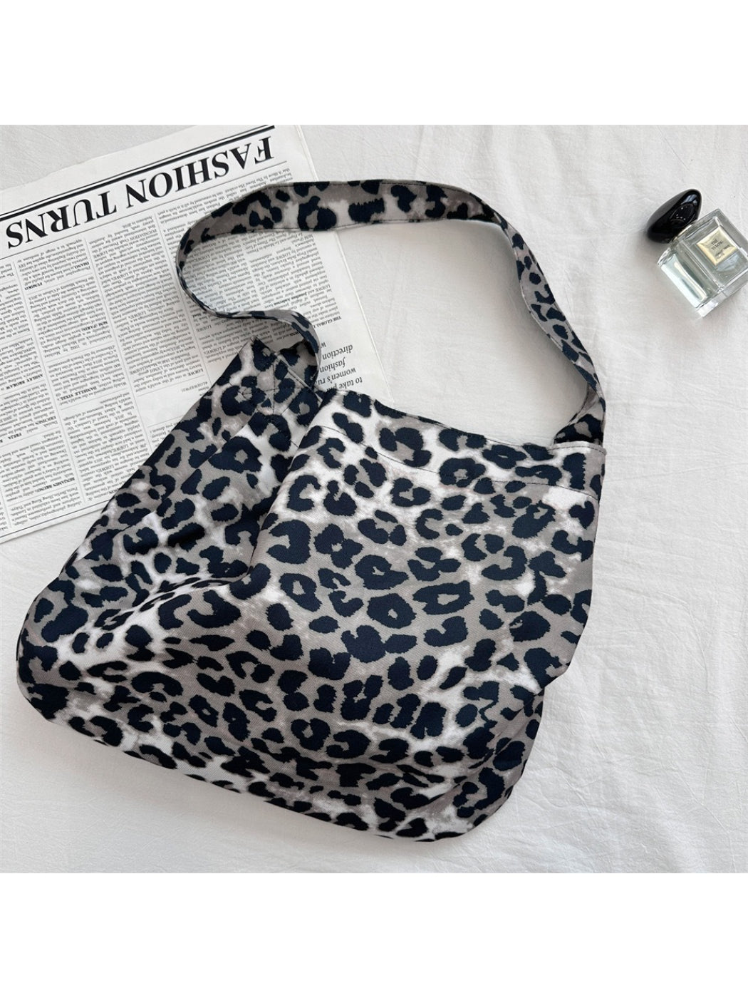 Cosbai - Leopard Print Slouchy Shoulder Tote Bag