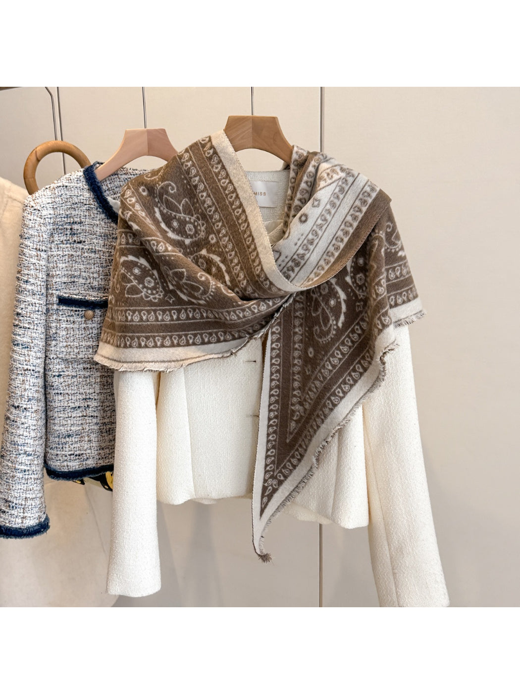 Scarvii - Vintage Paisley Triangle Shawl