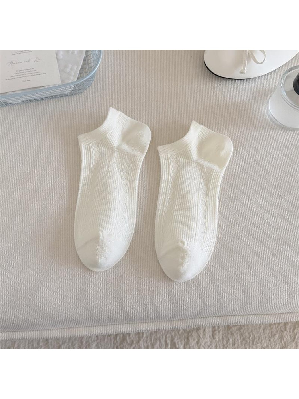 Rufia - Simple White Ankle Casual Socks