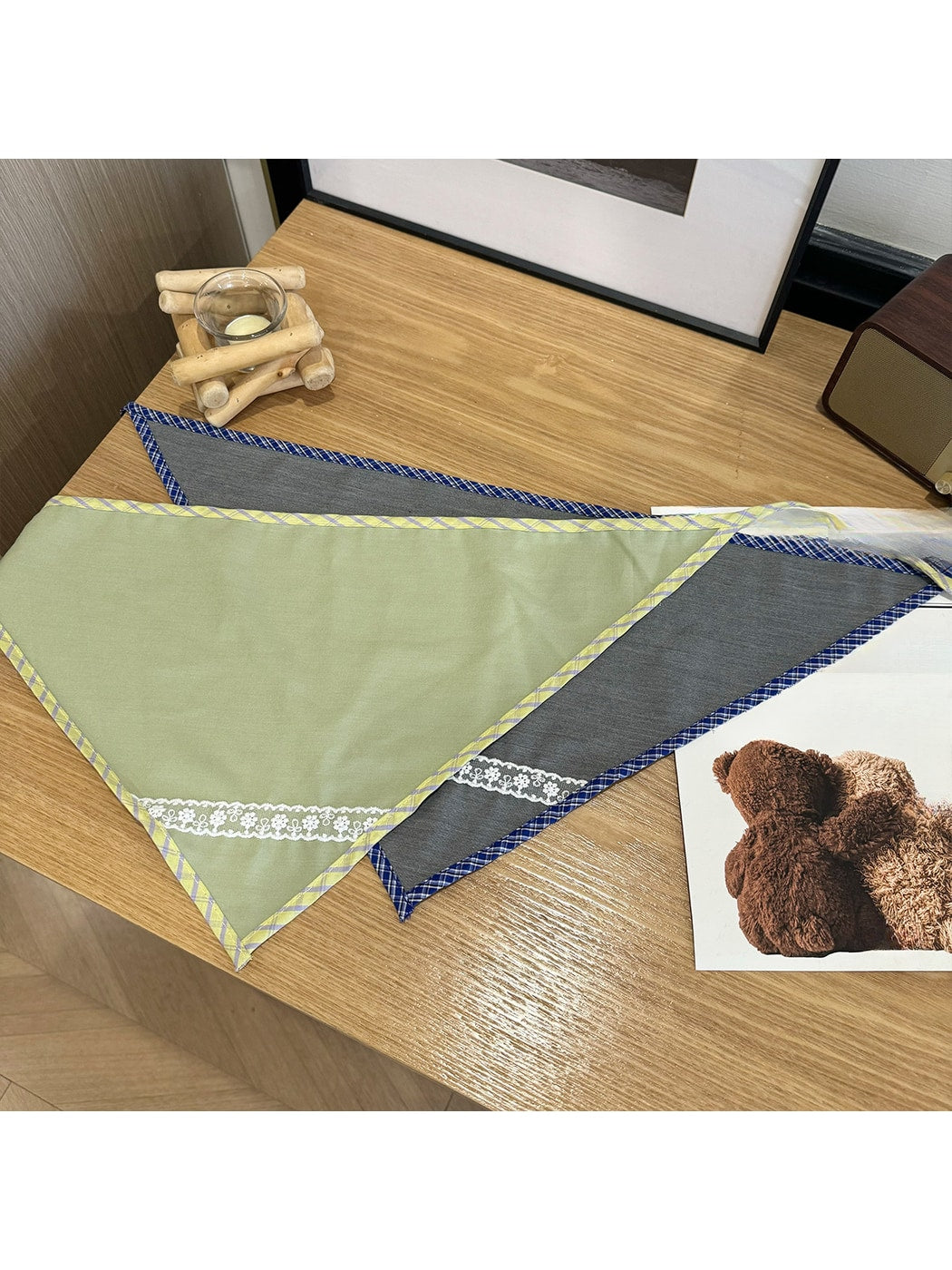 Scarvii - Plaid Trim Lace Accent Triangle Bandana