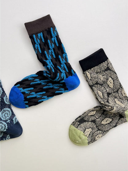 Rufia - Vintage Embroidered Mid-Calf Socks – Unique & Comfy