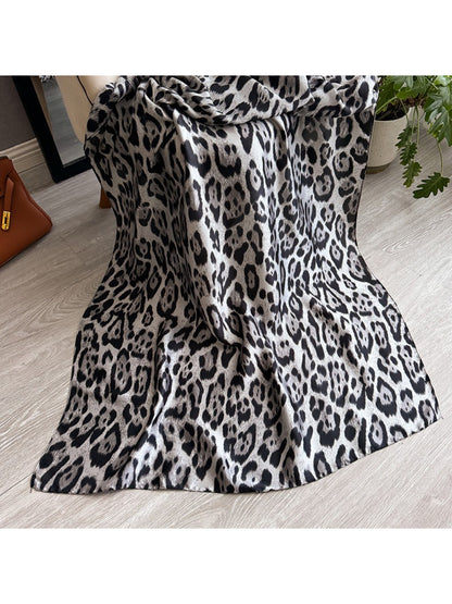 Scarvii - Leopard Print Lightweight Scarf