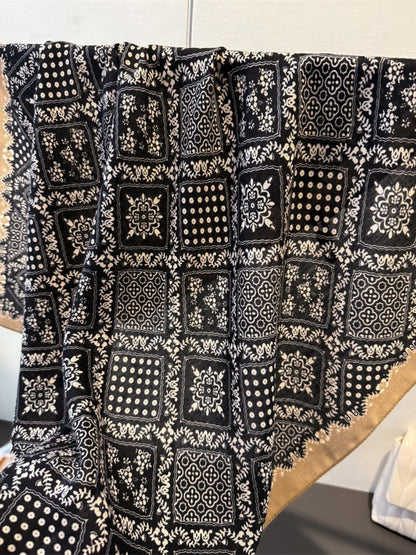 Scarvii - Elegant Herringbone Floral Square Scarf – Vintage Charm