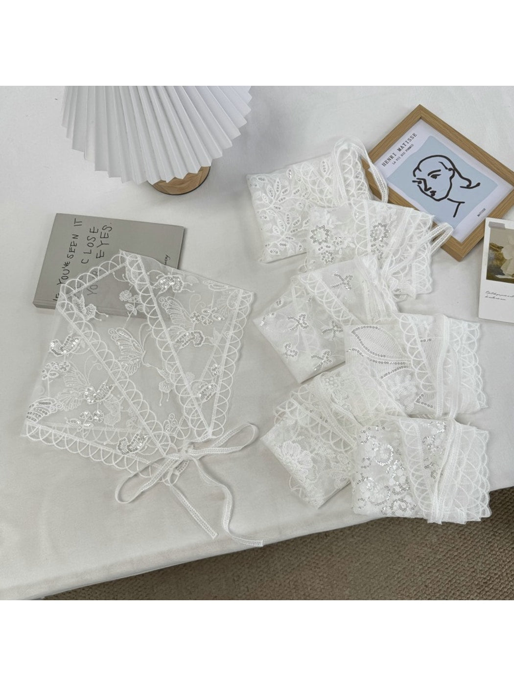 Scarvii - White Floral Lace Triangle Scarf
