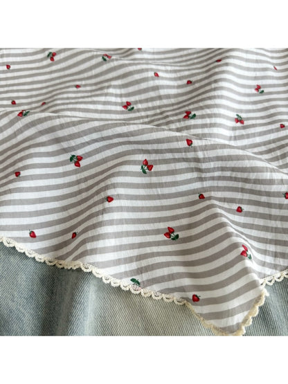Scarvii - Striped Floral Lace Trim Triangle Bandana