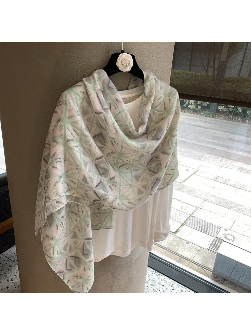 Scarvii - Geometric Print Shawl Scarf