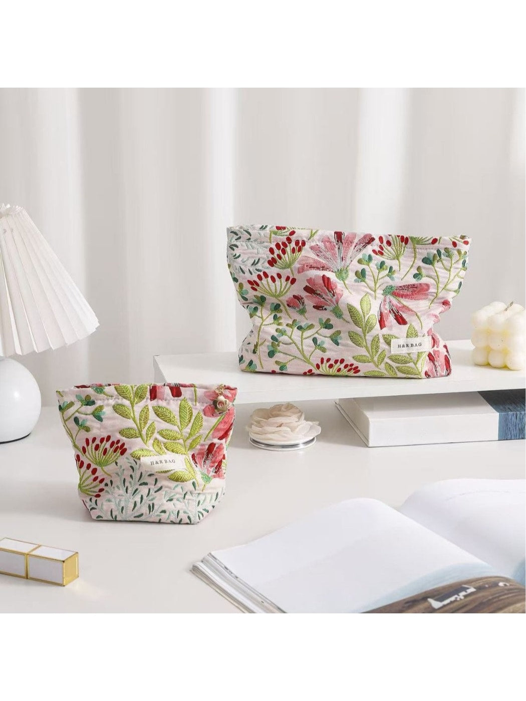Cosbai - Fresh Floral Zipper Cosmetic Organizer Bag