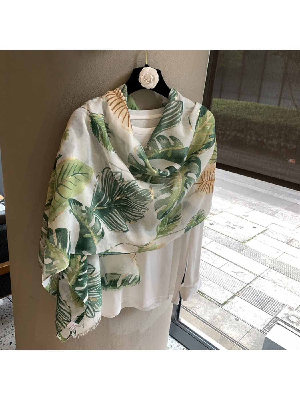 Scarvii - Leaf Print Fashion Shawl Scarf
