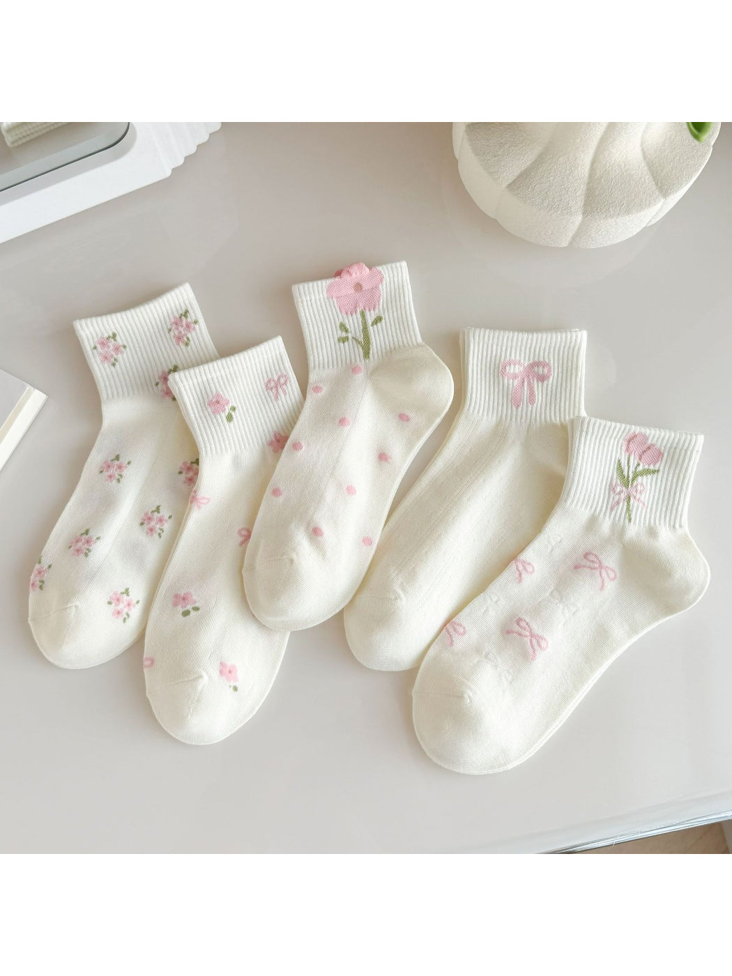 Rufia - Sweet Floral Bow Ankle Socks product image 1