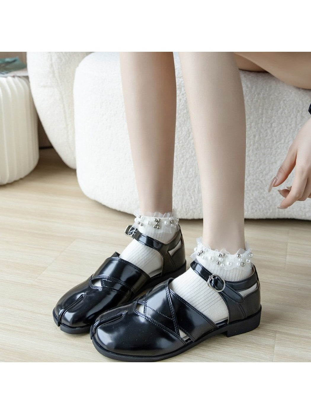 Rufia - Solid Color Ruffle Ankle Socks