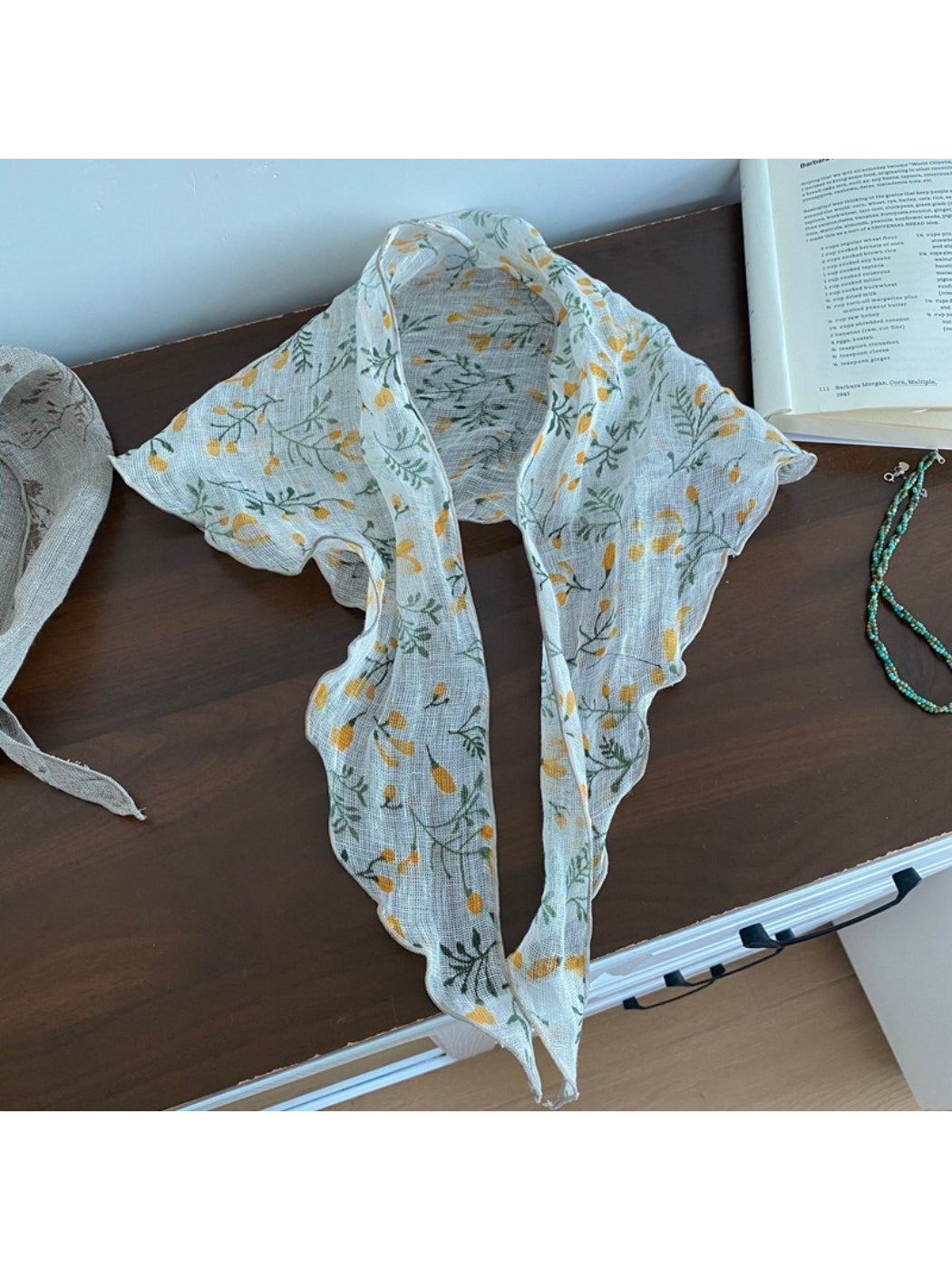 Scarvii Vintage-Style Floral Triangle Scarf
