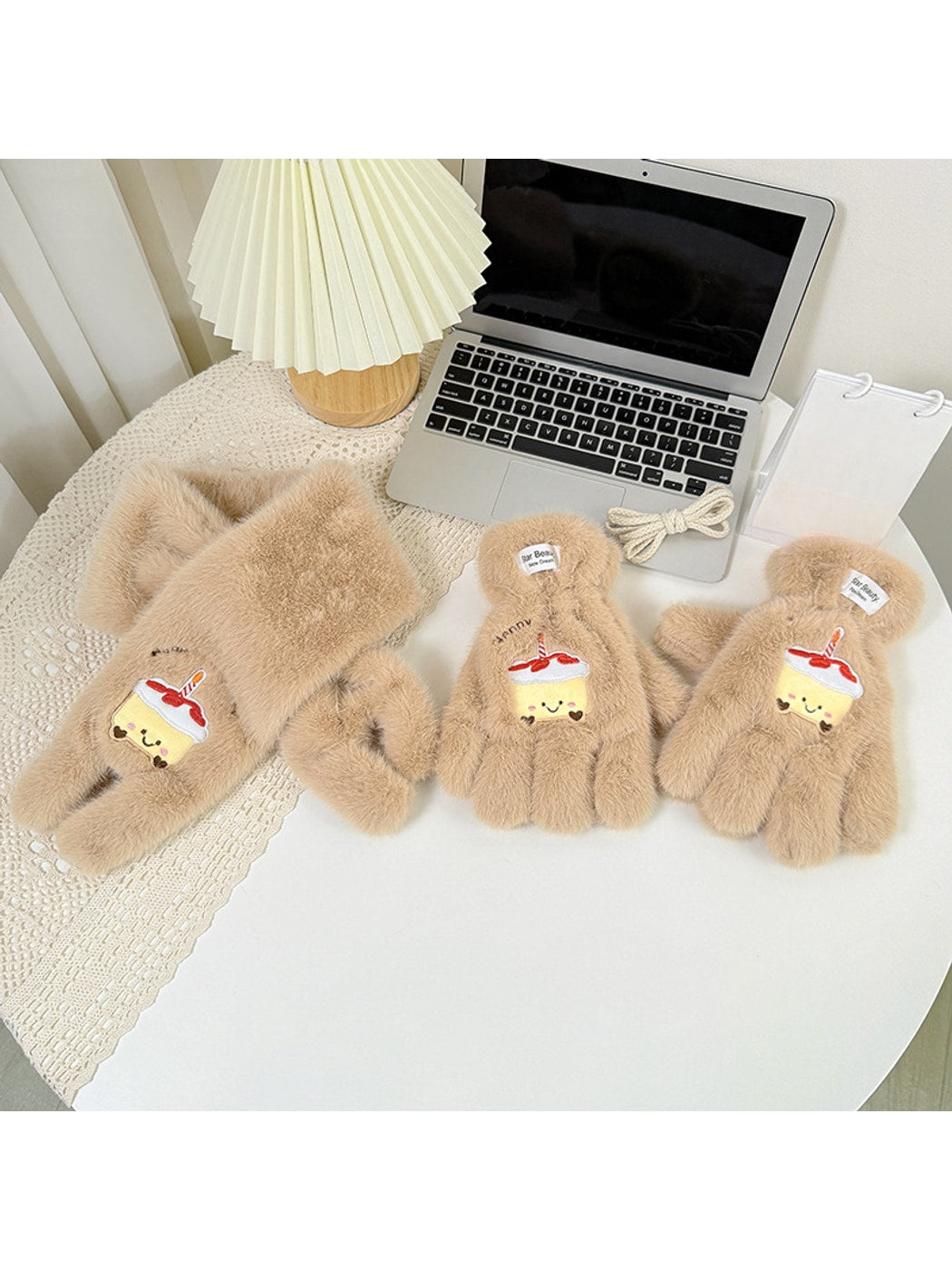 Gloving - Cute Plush Cake Motif Women's Warm Gloves