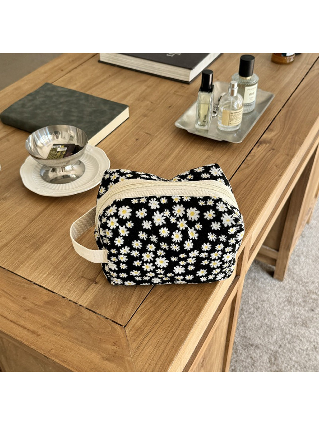 Cosbai - Vintage Floral Zipper Makeup Pouch