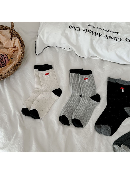 Rufia - Red Mushroom Detail Casual Crew Socks