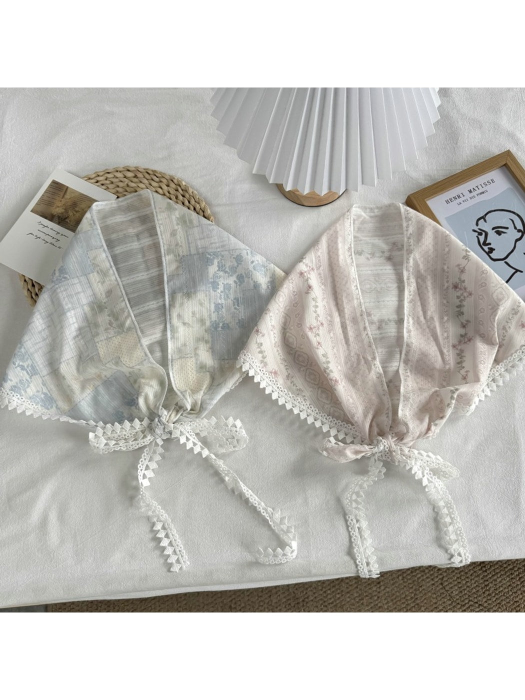 Scarvii - Elegant Floral Print Lace Edge Bandana Scarf