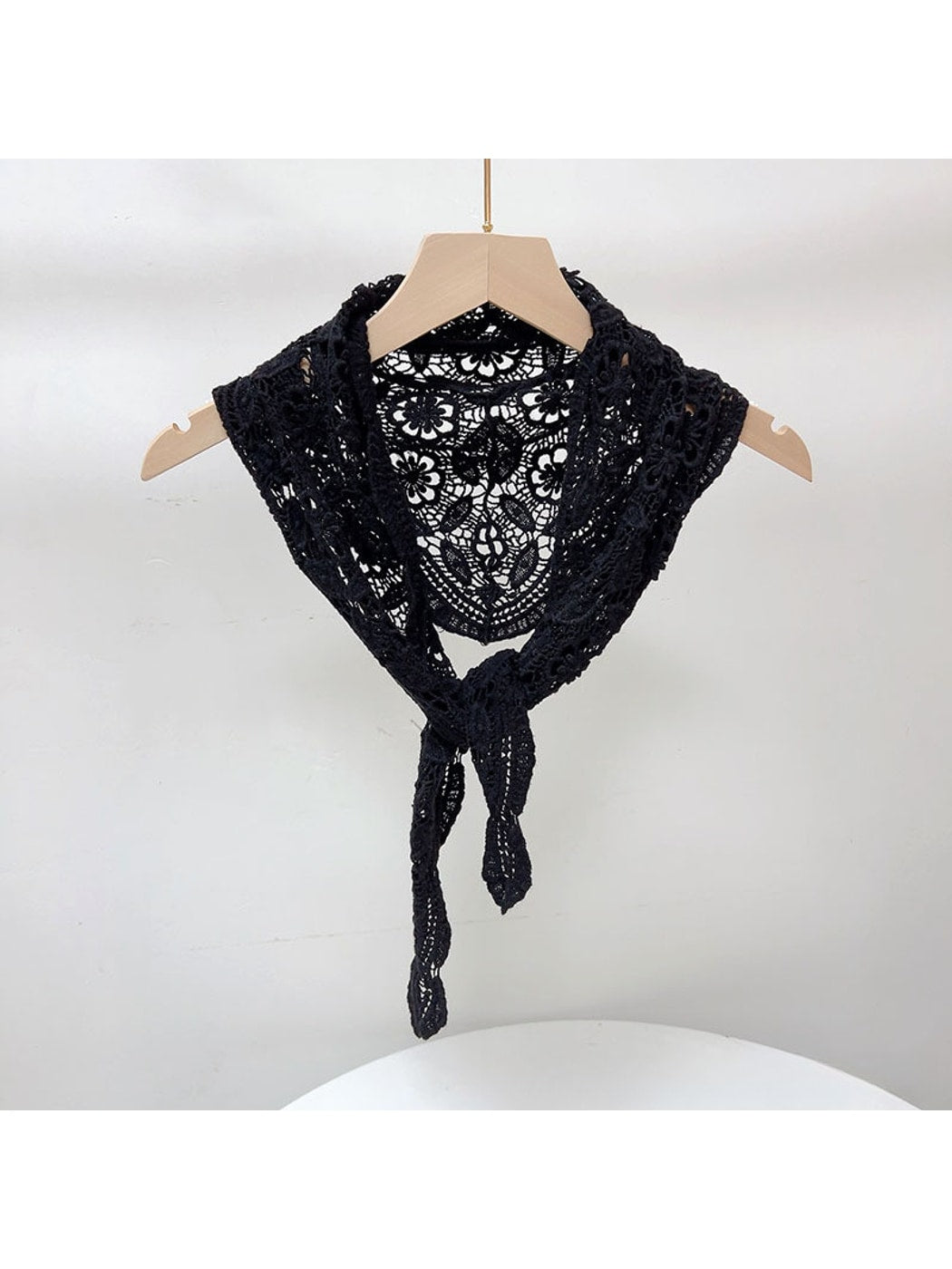 Scarvii - Vintage Floral Hollow Out Triangle Scarf