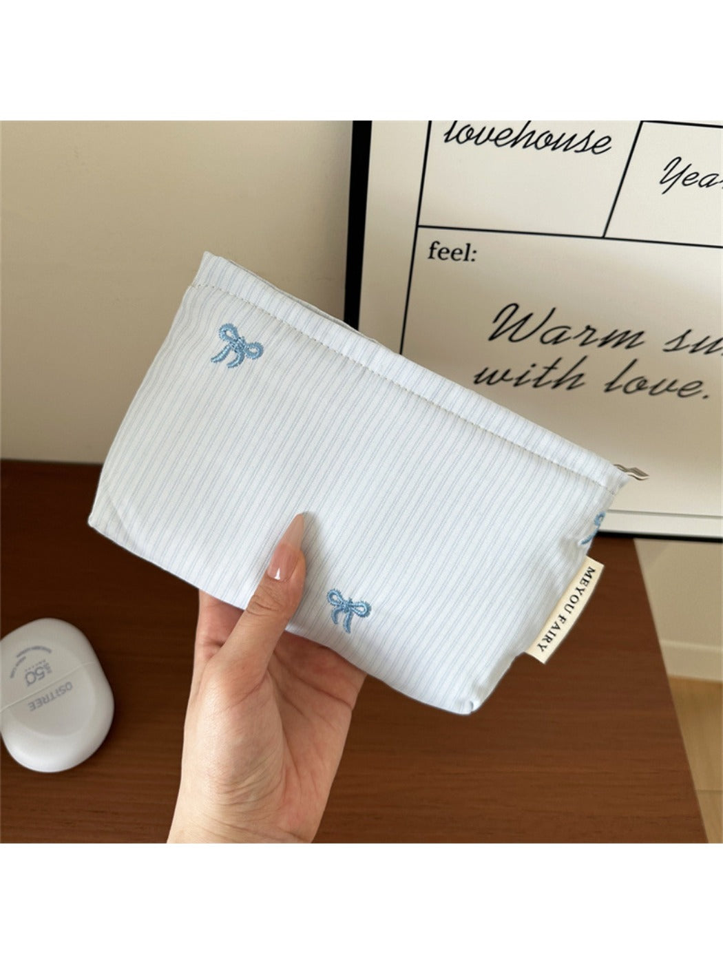 Cosbai - Simple Makeup Pouch with Bow Print