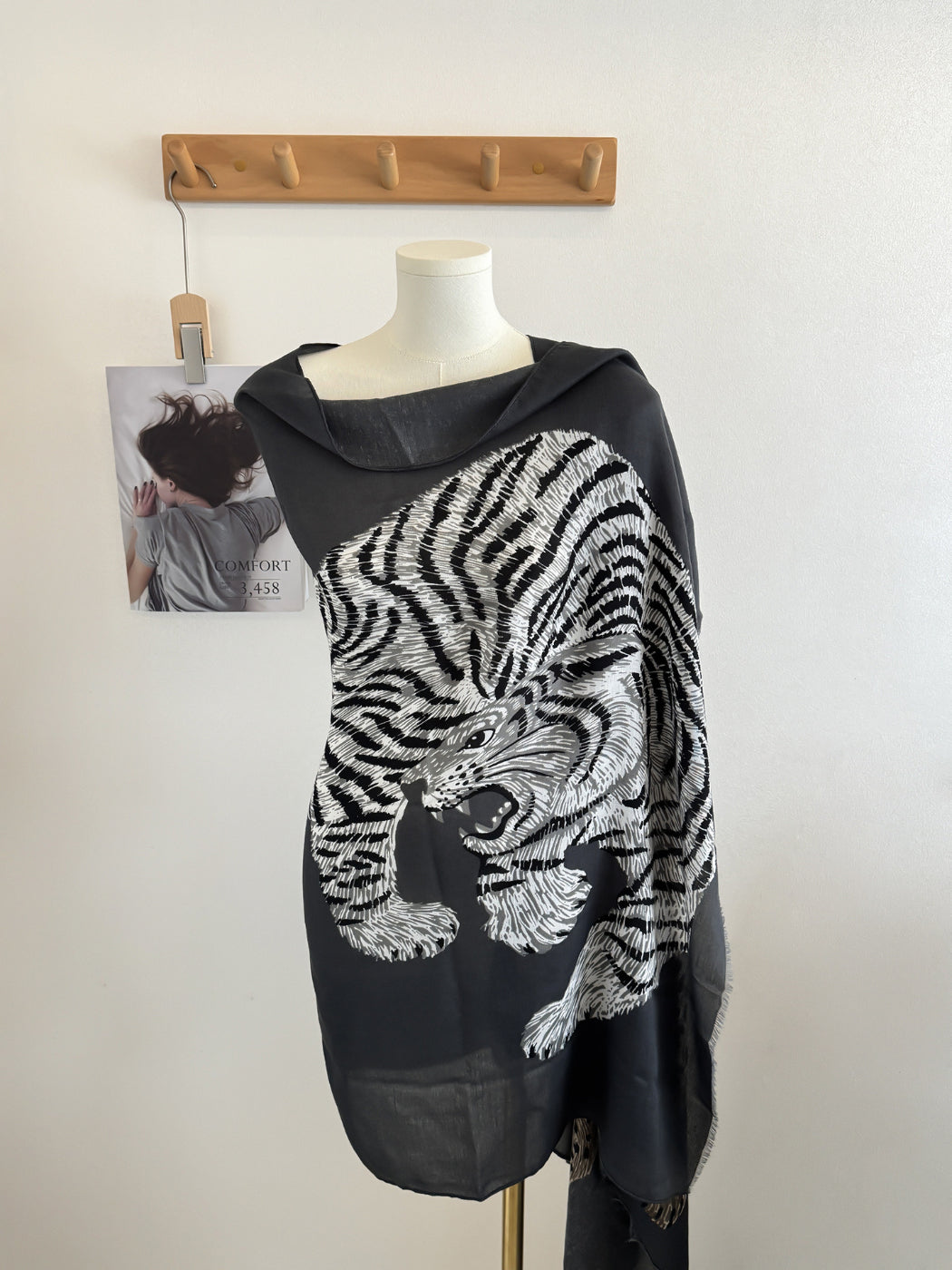 Scarvii - Wild Animal Print Shawl