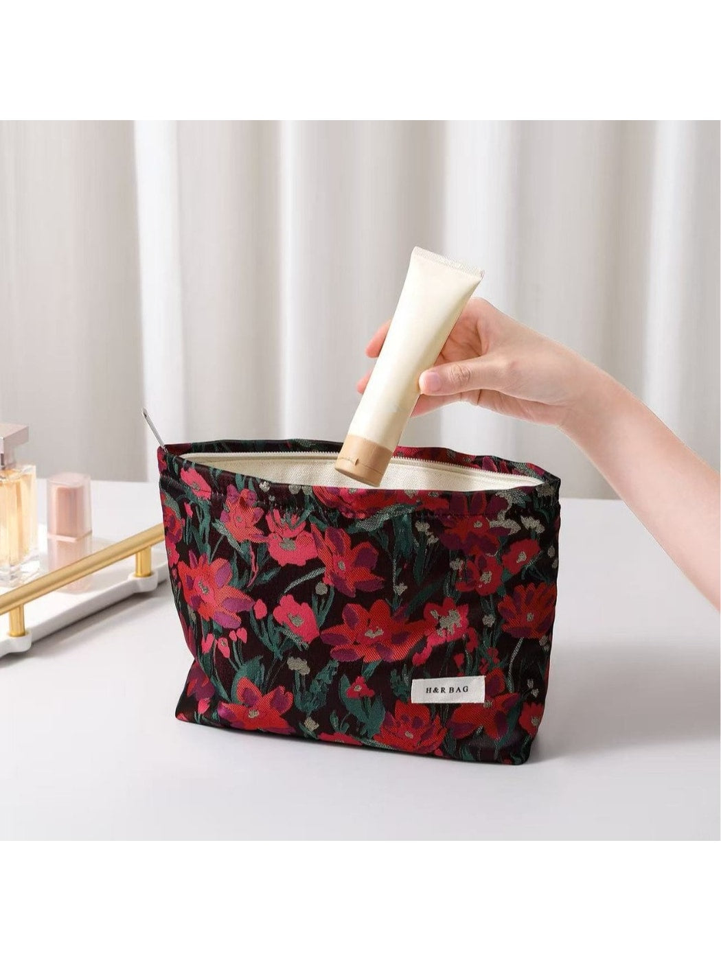 Cosbai - Sweet Floral Handheld Makeup Storage Bag