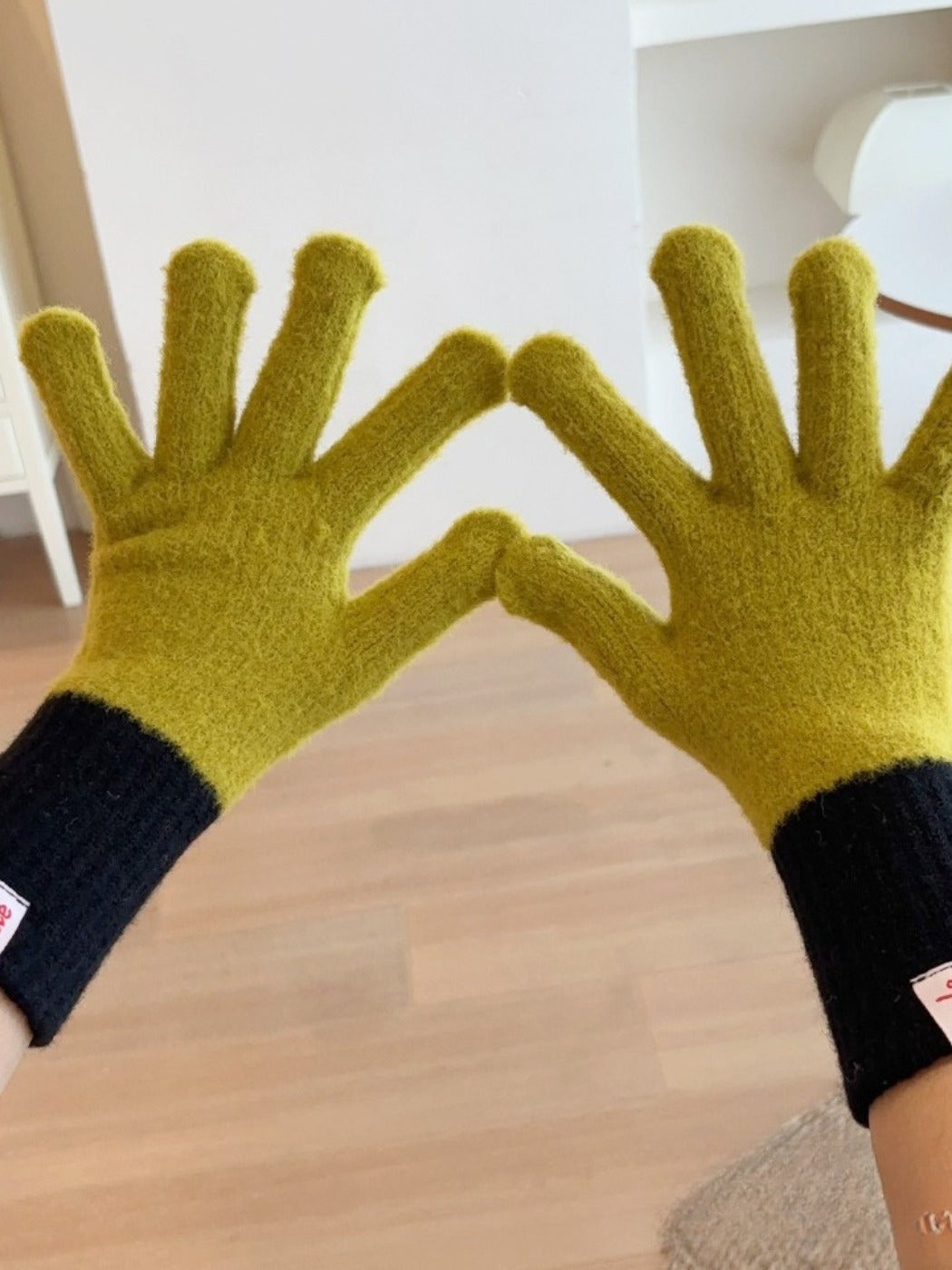 Gloving - Warm Knit Gloves