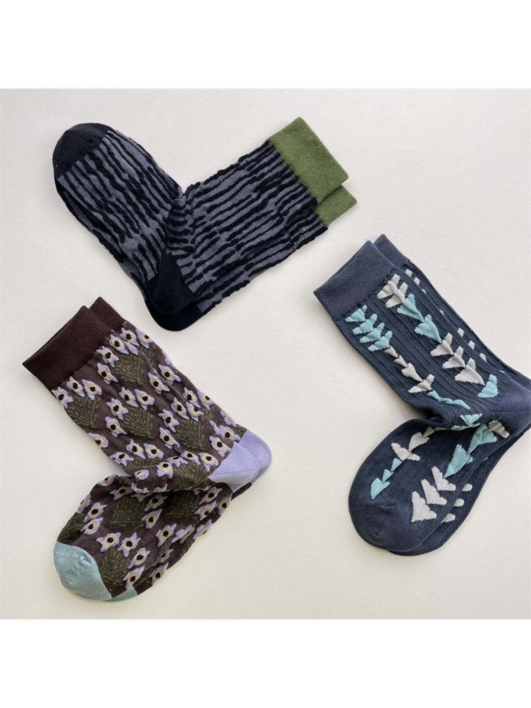 Rufia - Retro Unisex Mid-Calf Socks - Unique & Stylish