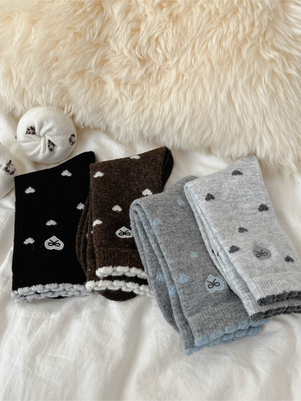 Rufia – Sweet Mid-Calf Socks with Heart & Bow Print